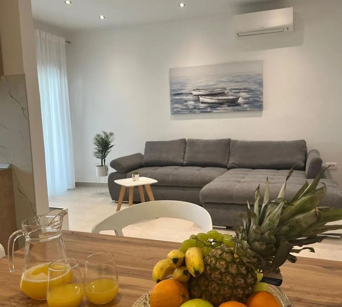 아파트 Apartmani Ostro 트로기르