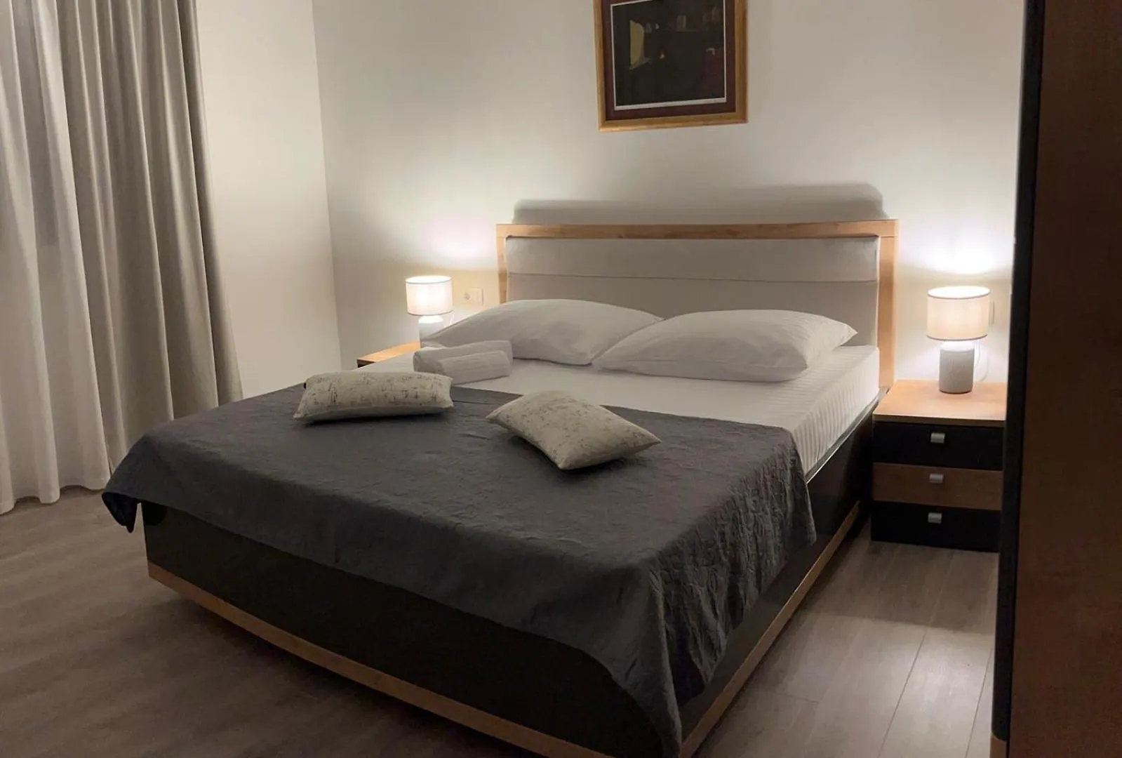 Apartmani Ostro 트로기르
